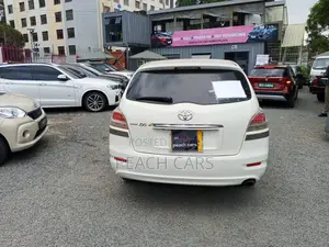 Toyota Mark X Zio 2012 White