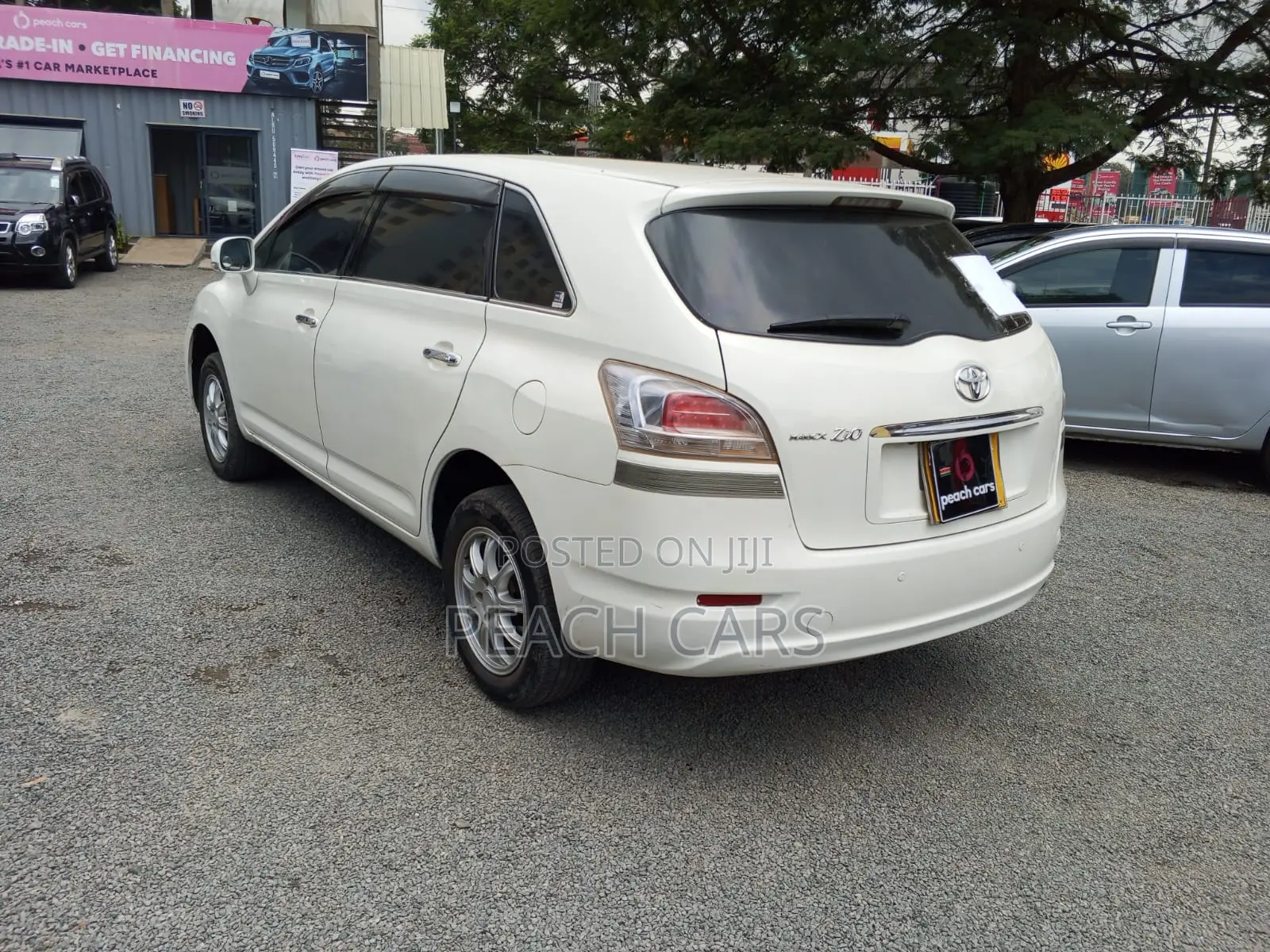 Toyota Mark X Zio 2012 White