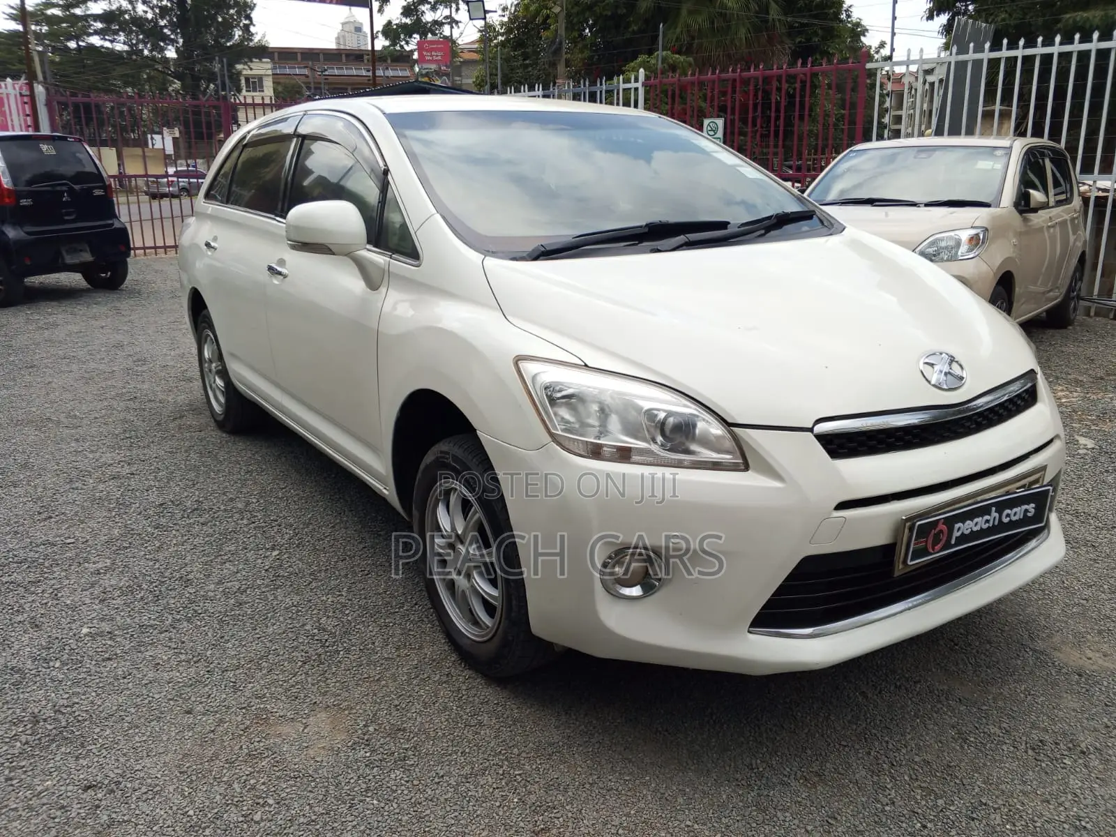 Toyota Mark X Zio 2012 White