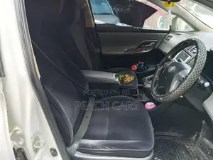 Toyota Mark X Zio 2012 White