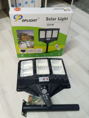DPLIGHT 300W Solar LED Street Light With Remote
