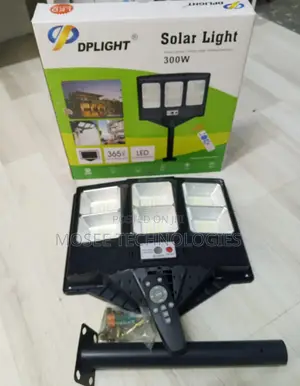 DPLIGHT 300W Solar LED Street Light With Remote