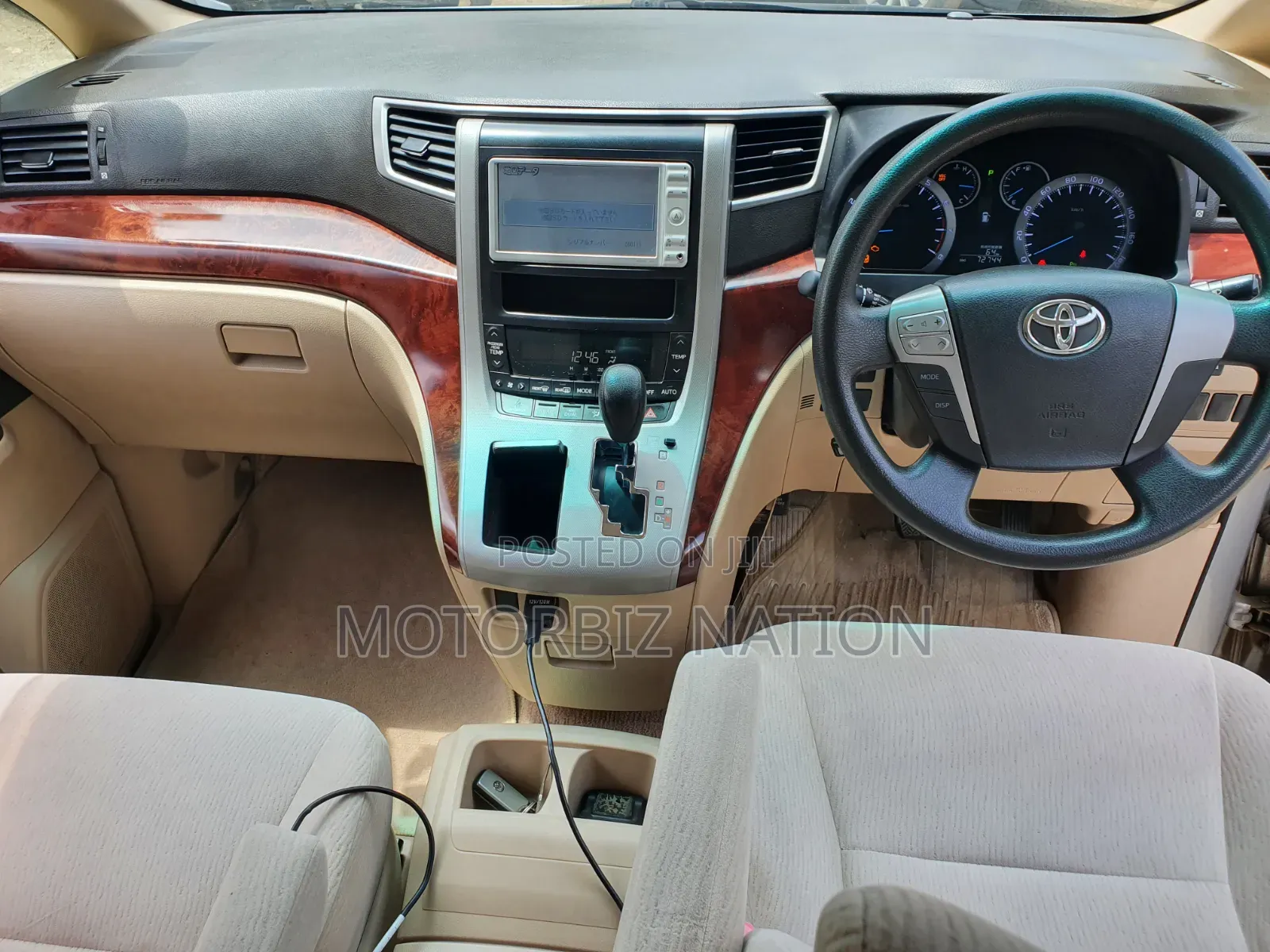 Toyota Vellfire V 2.4 4WD 8-Seater 2011 Silver