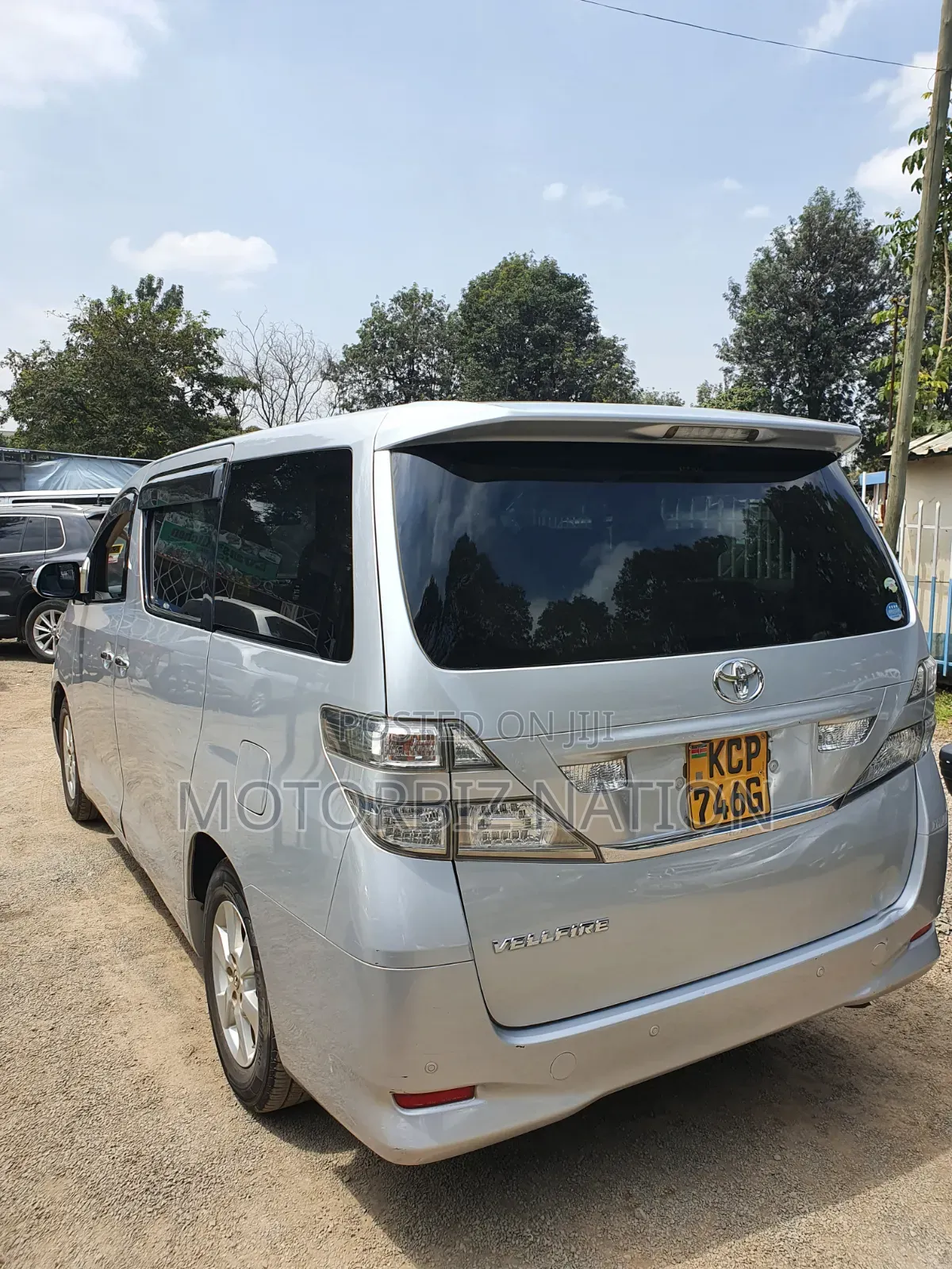 Toyota Vellfire V 2.4 4WD 8-Seater 2011 Silver