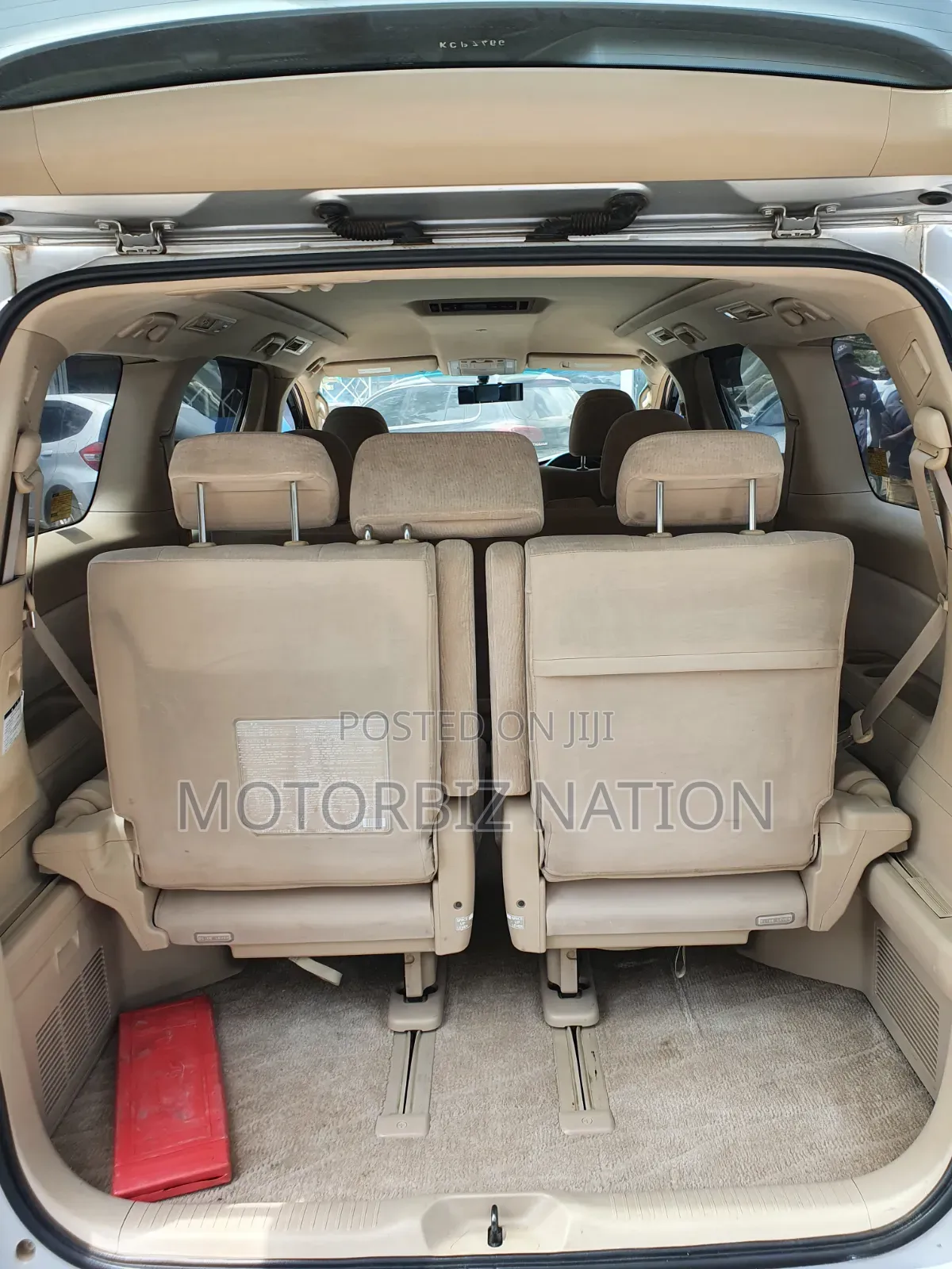 Toyota Vellfire V 2.4 4WD 8-Seater 2011 Silver