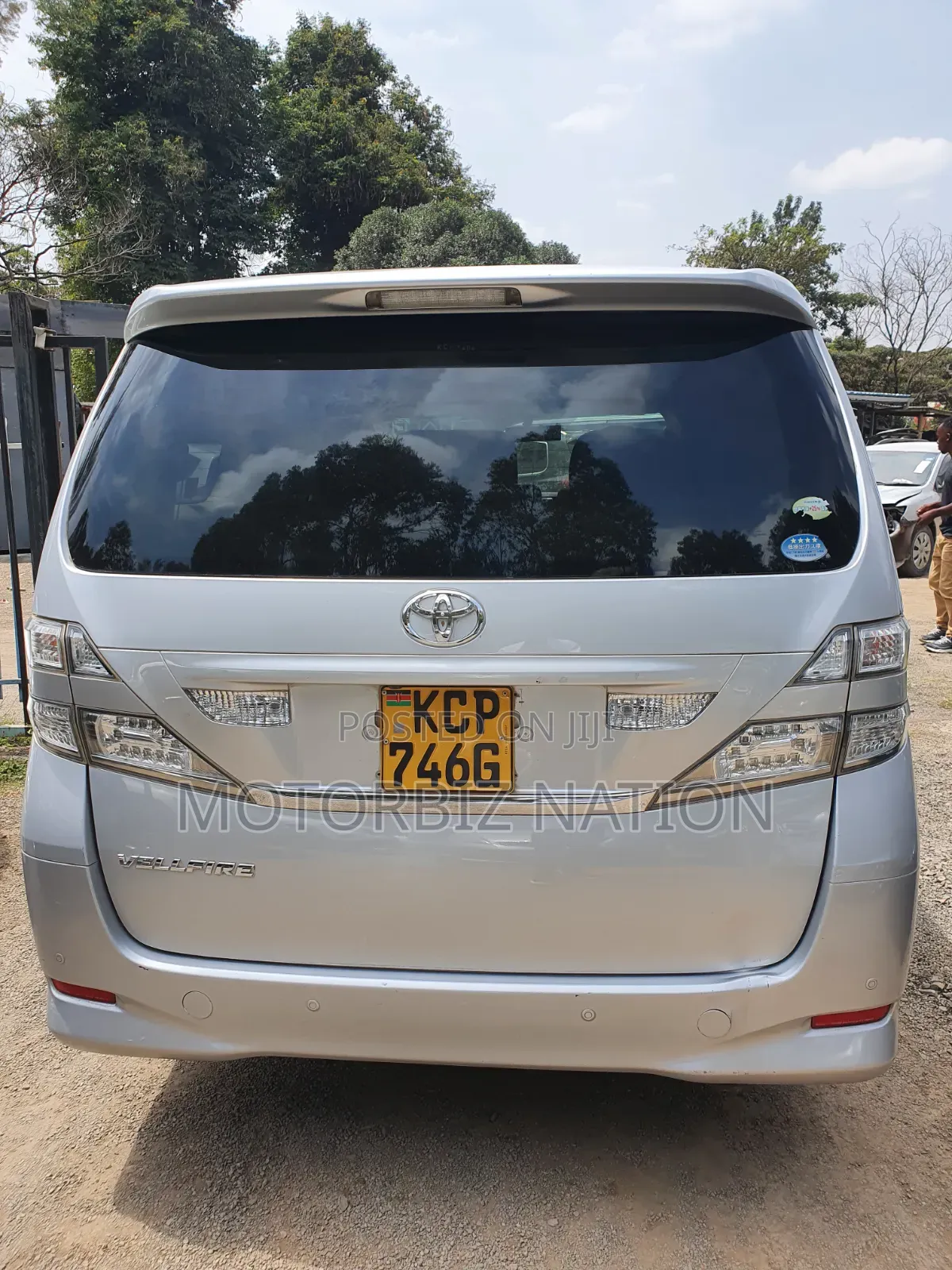Toyota Vellfire V 2.4 4WD 8-Seater 2011 Silver