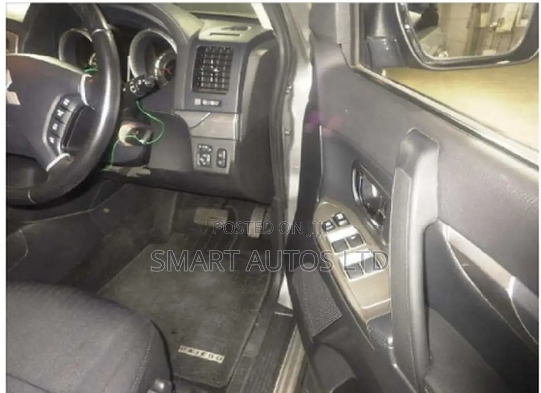 Mitsubishi Pajero 2019 Silver