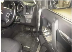 Mitsubishi Pajero 2019 Silver