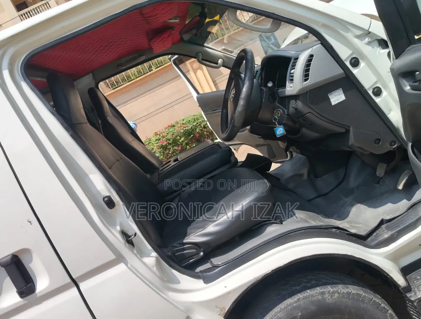 Toyota HiAce 2014 White