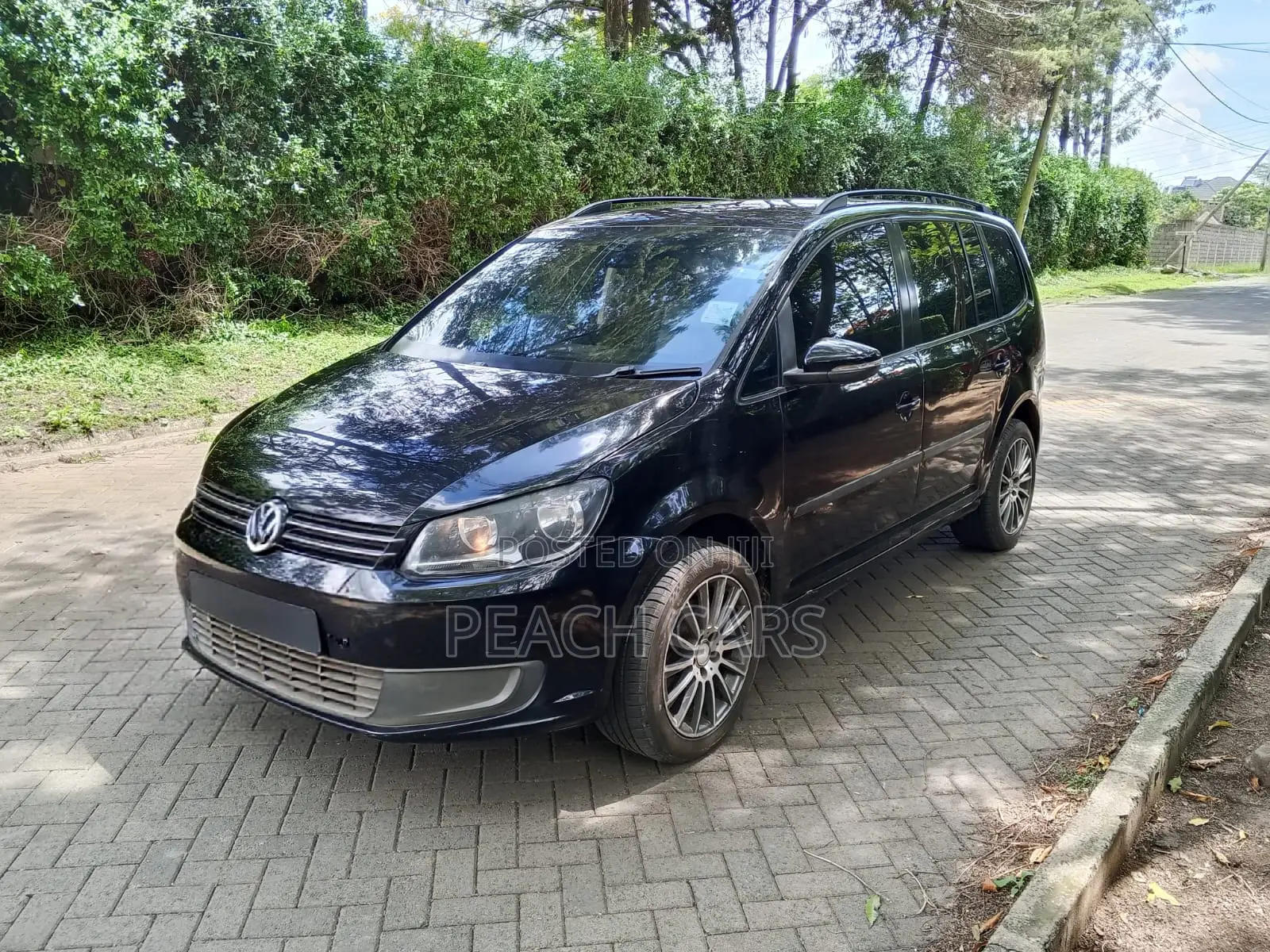 Volkswagen Touran 2012 Black