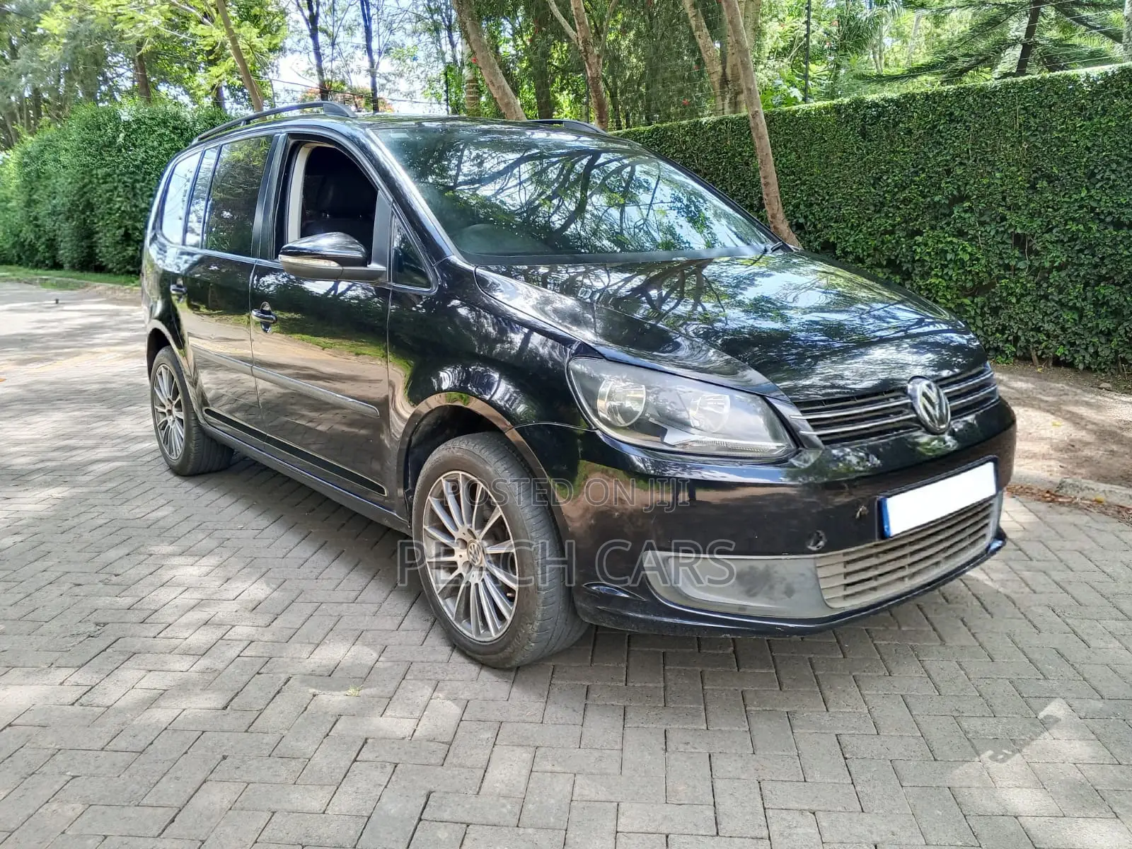 Volkswagen Touran 2012 Black
