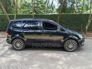 Volkswagen Touran 2012 Black