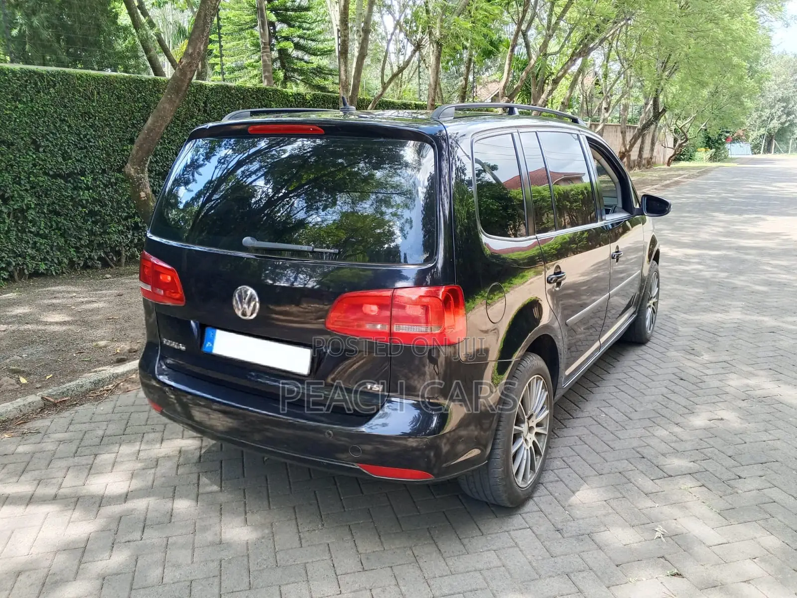 Volkswagen Touran 2012 Black