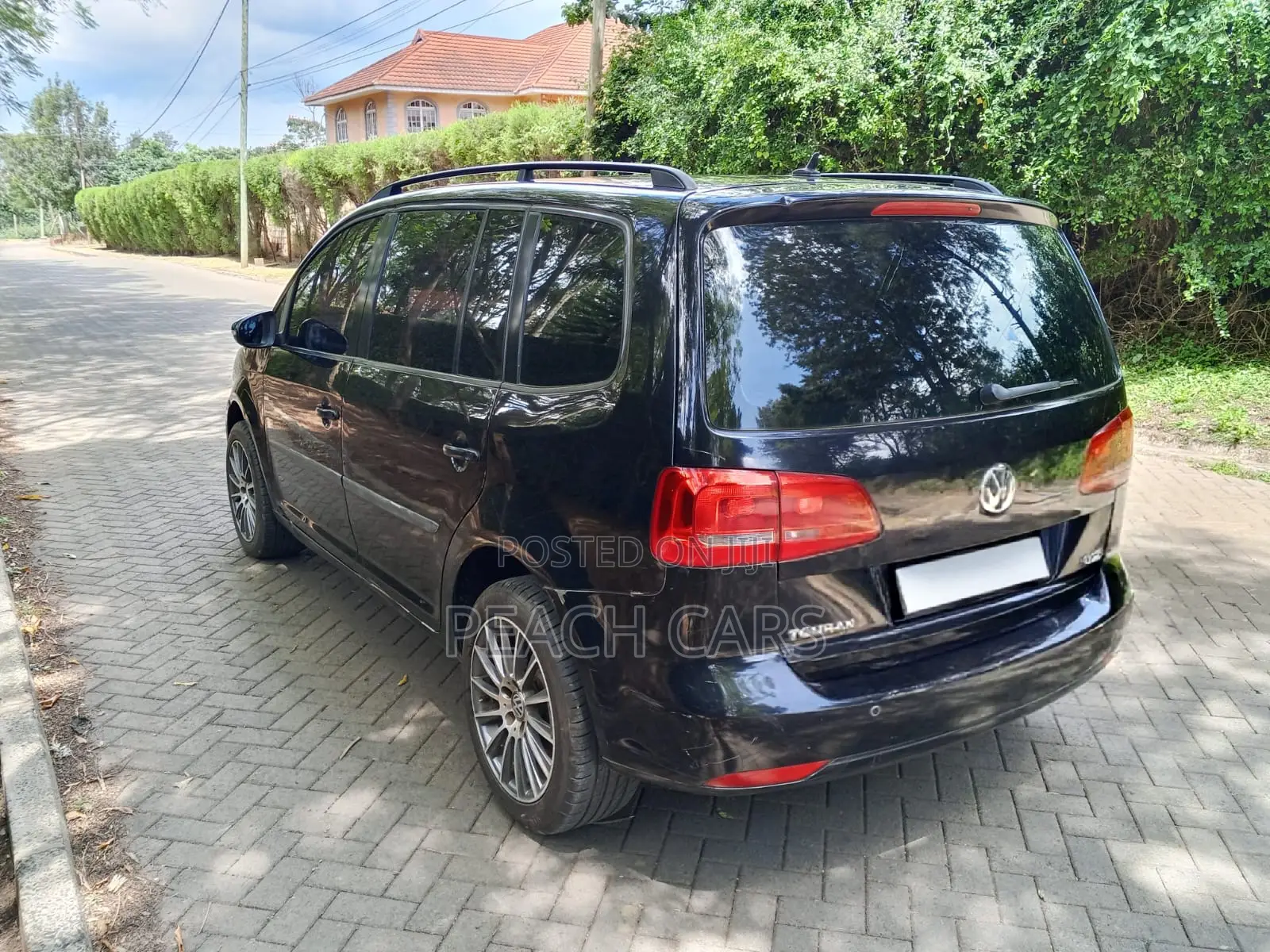 Volkswagen Touran 2012 Black