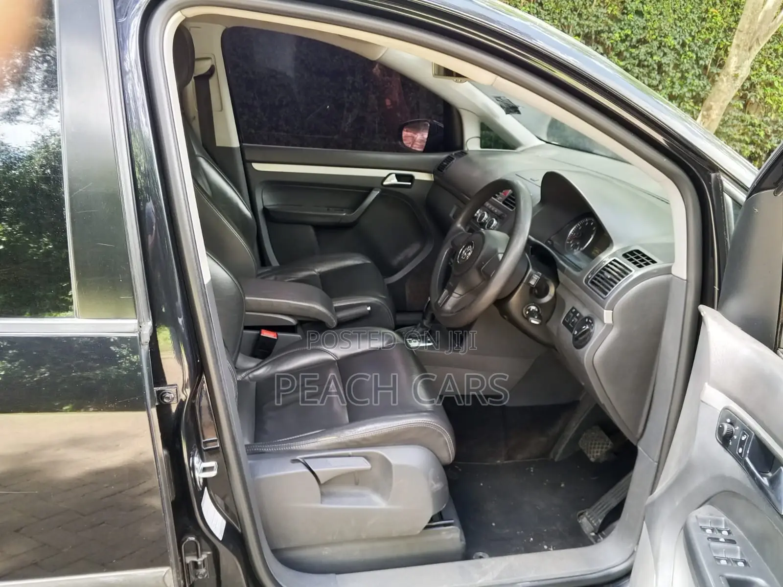 Volkswagen Touran 2012 Black