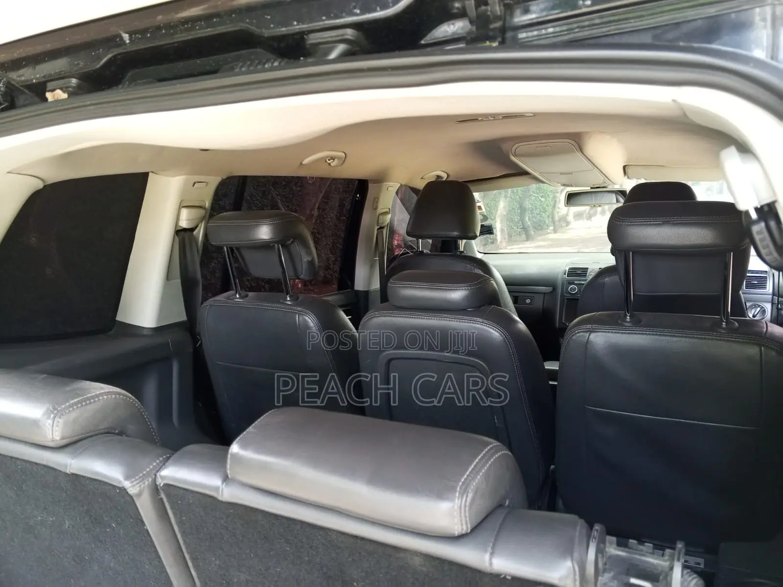 Volkswagen Touran 2012 Black