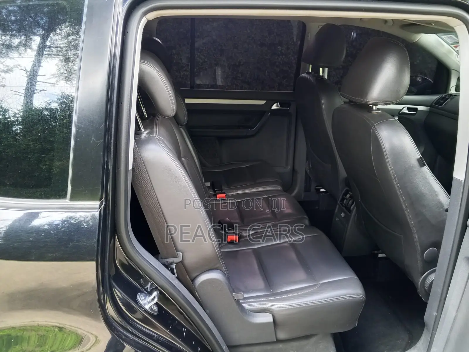 Volkswagen Touran 2012 Black