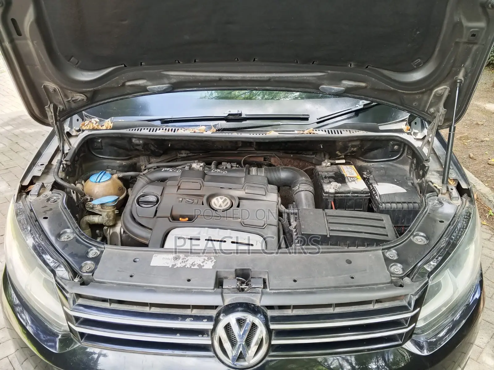 Volkswagen Touran 2012 Black
