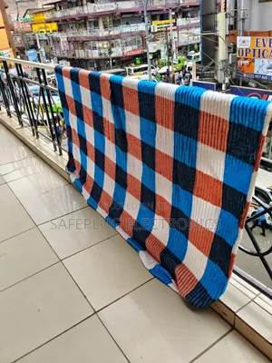 Ultra-Plush Striped Velvet Fleece Blanket – Modern Plaid Design