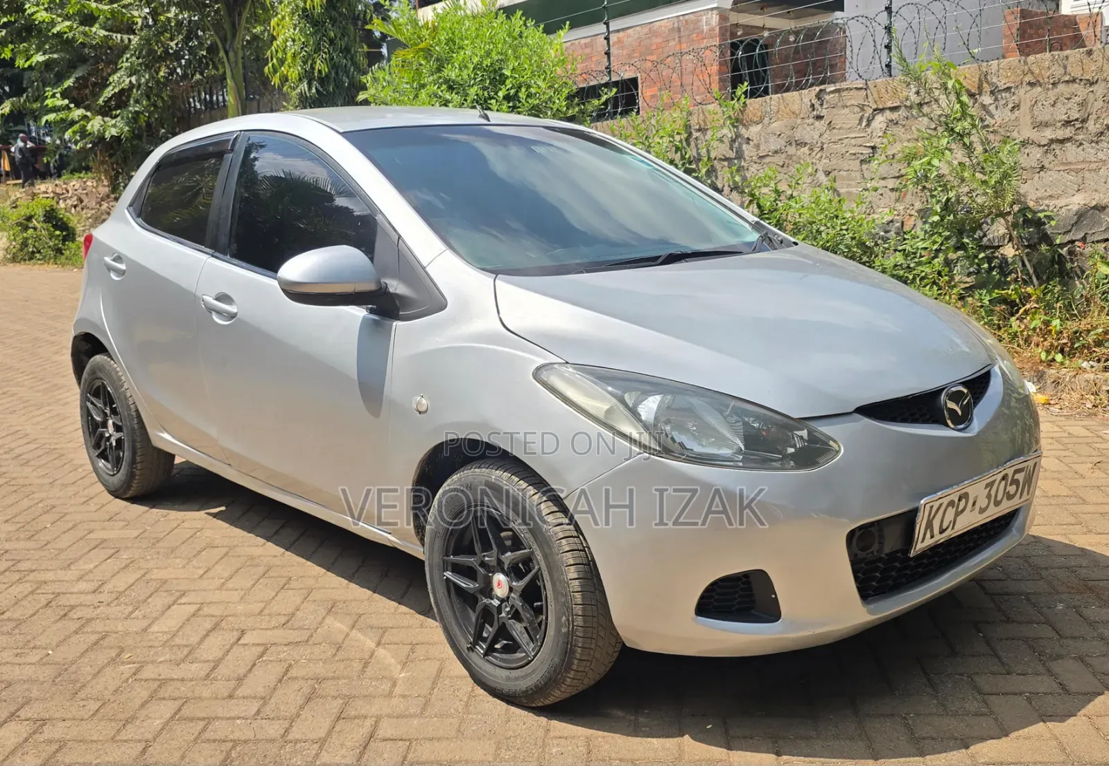 Mazda Demio 2010 Silver