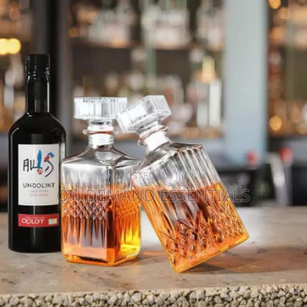 Chalice Decanter Clear - thumbnail 3