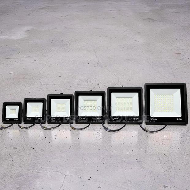 Flicker-Free Reliable 300W,100W,50W,30W AC Electric LED Flood Light