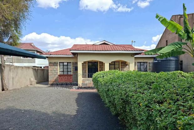 3bdrm Bungalow in Gateway Mall Area for rent