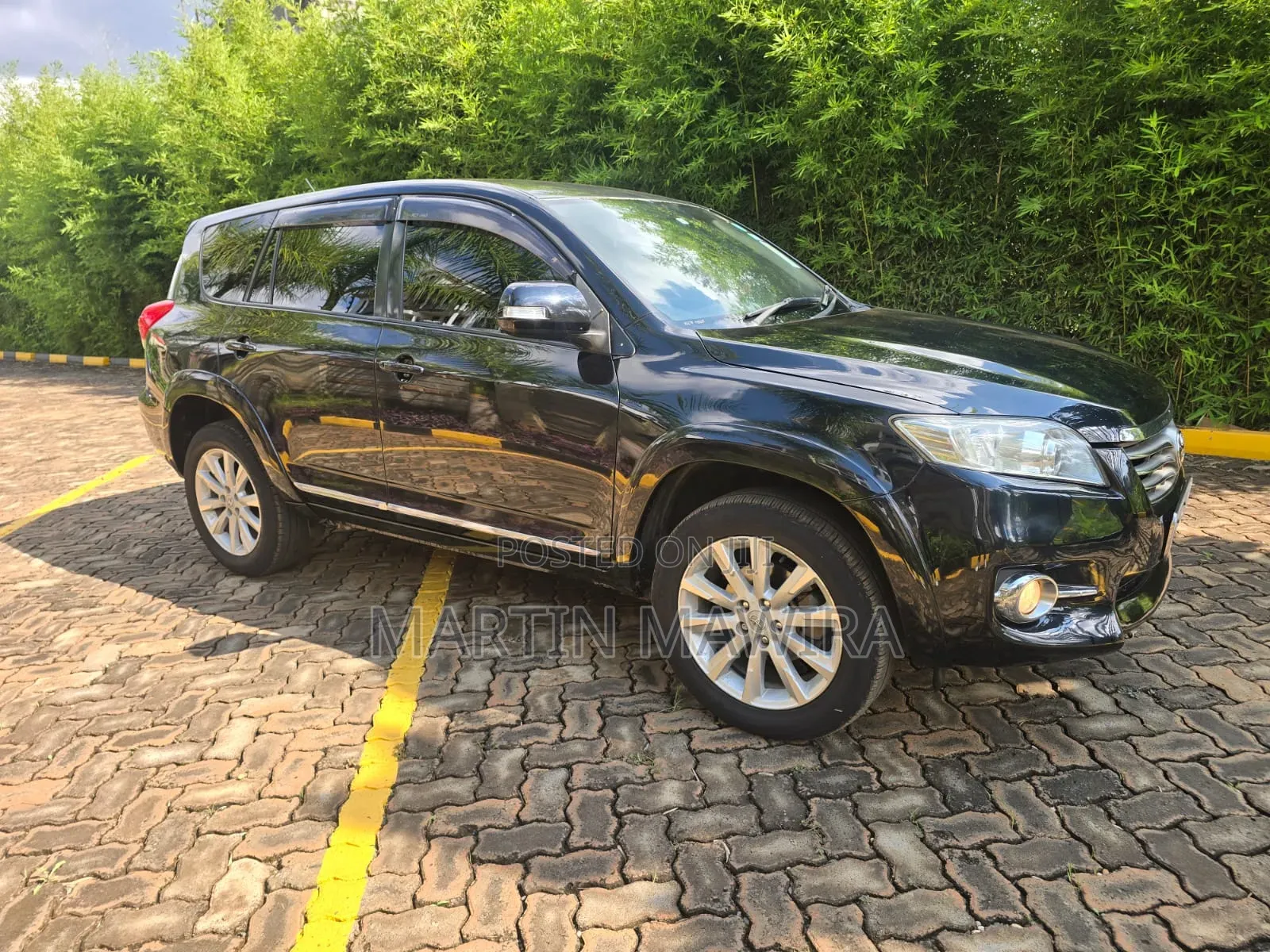 Toyota Vanguard 2012 Black
