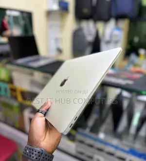Laptop Apple MacBook Pro 2020 M1 16GB Apple M1 Pro SSD 256GB