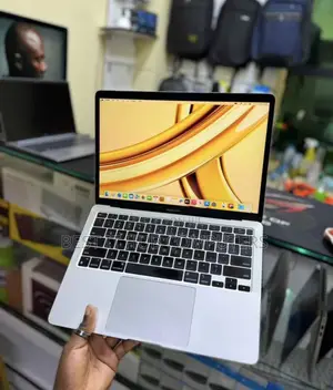 Laptop Apple MacBook Pro 2020 M1 16GB Apple M1 Pro SSD 256GB