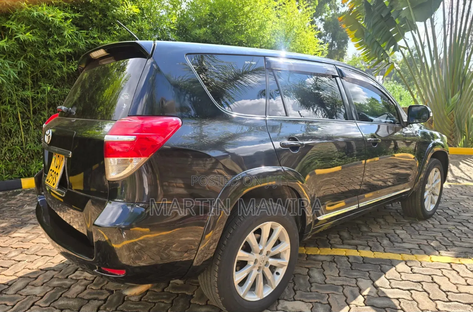 Toyota Vanguard 2012 Black