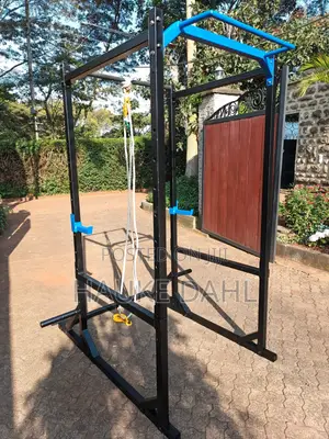 Squat Rack / Power Cage