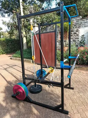 Squat Rack / Power Cage