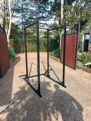 Squat Rack / Power Cage