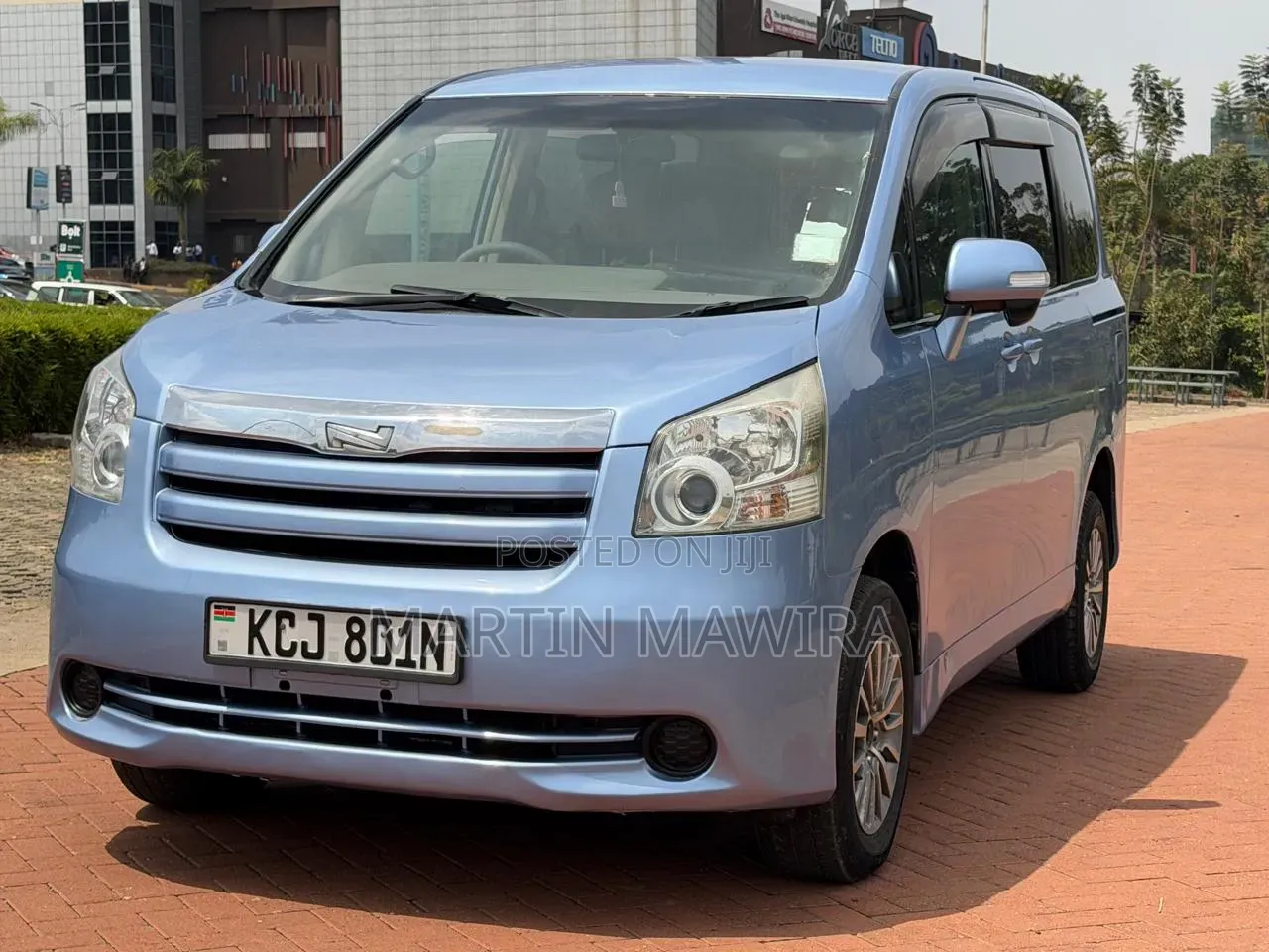 Toyota Noah 2009 Blue