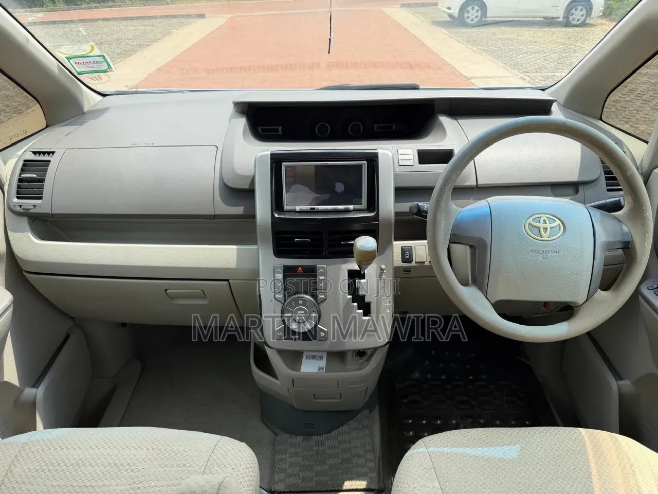 Toyota Noah 2009 Blue