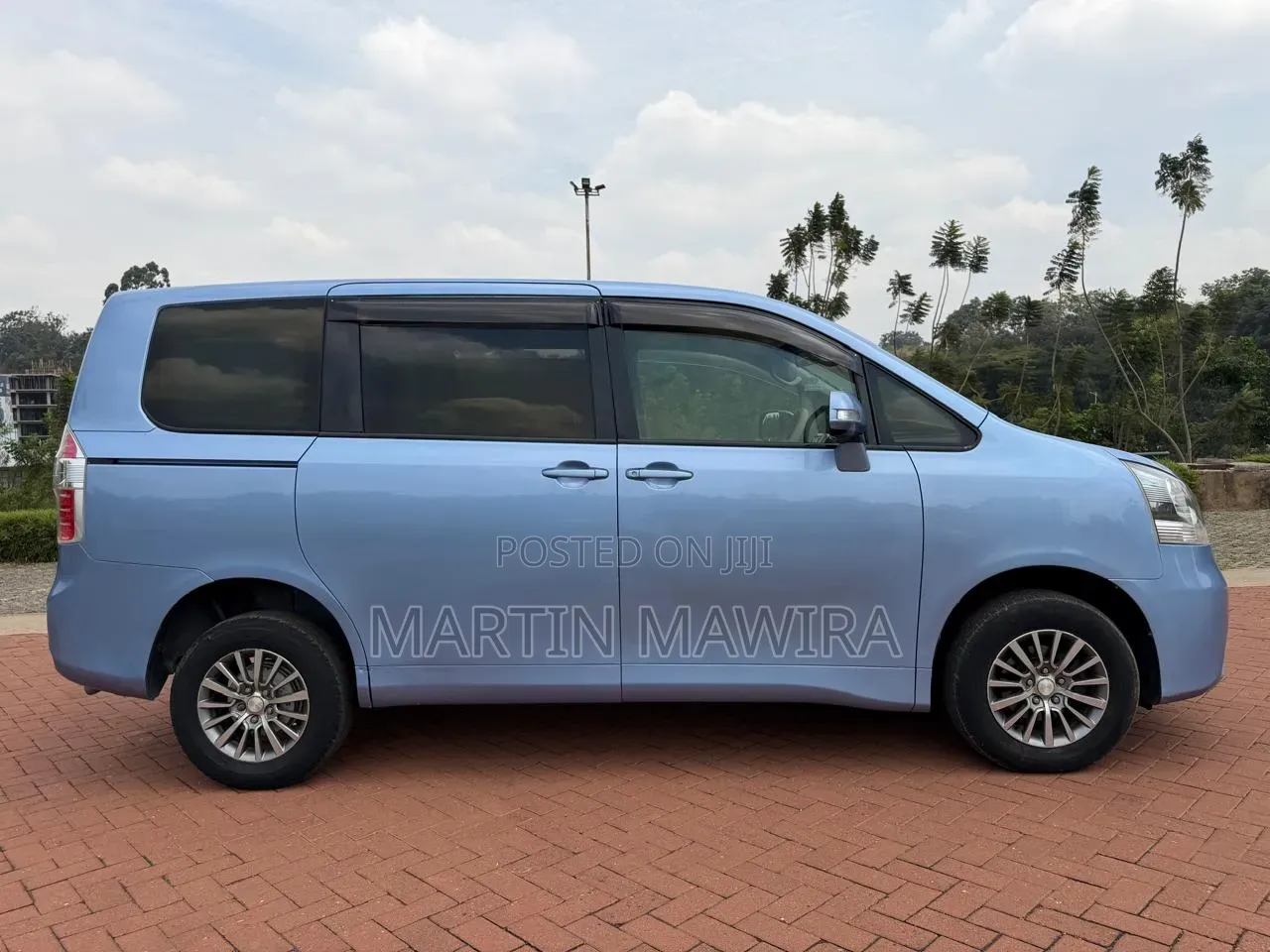 Toyota Noah 2009 Blue