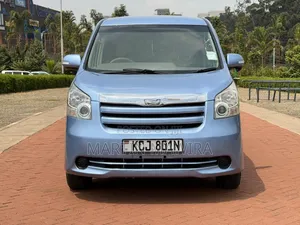 Toyota Noah 2009 Blue