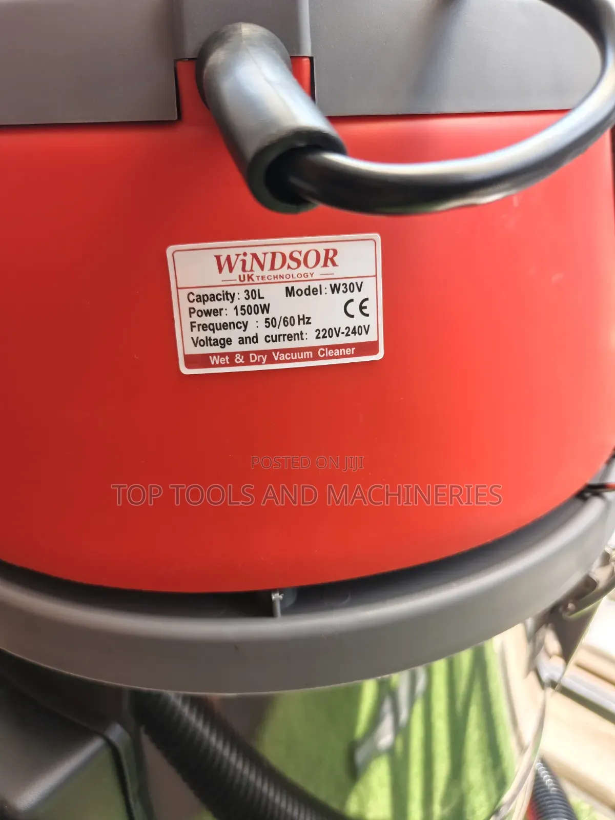 30 Litres Wet and Dry Windsor Vacuum Cleaner