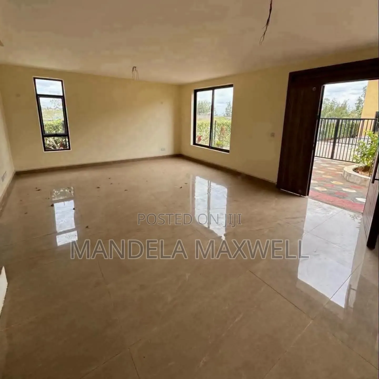 4bdrm Mansion in Katani for sale
