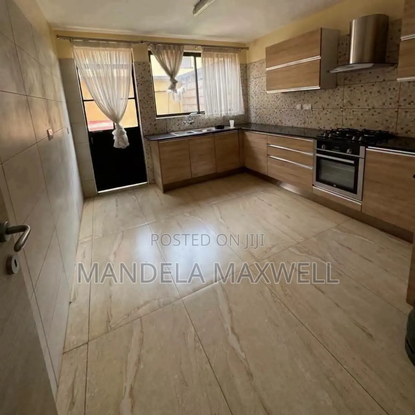 4bdrm Mansion in Katani for sale