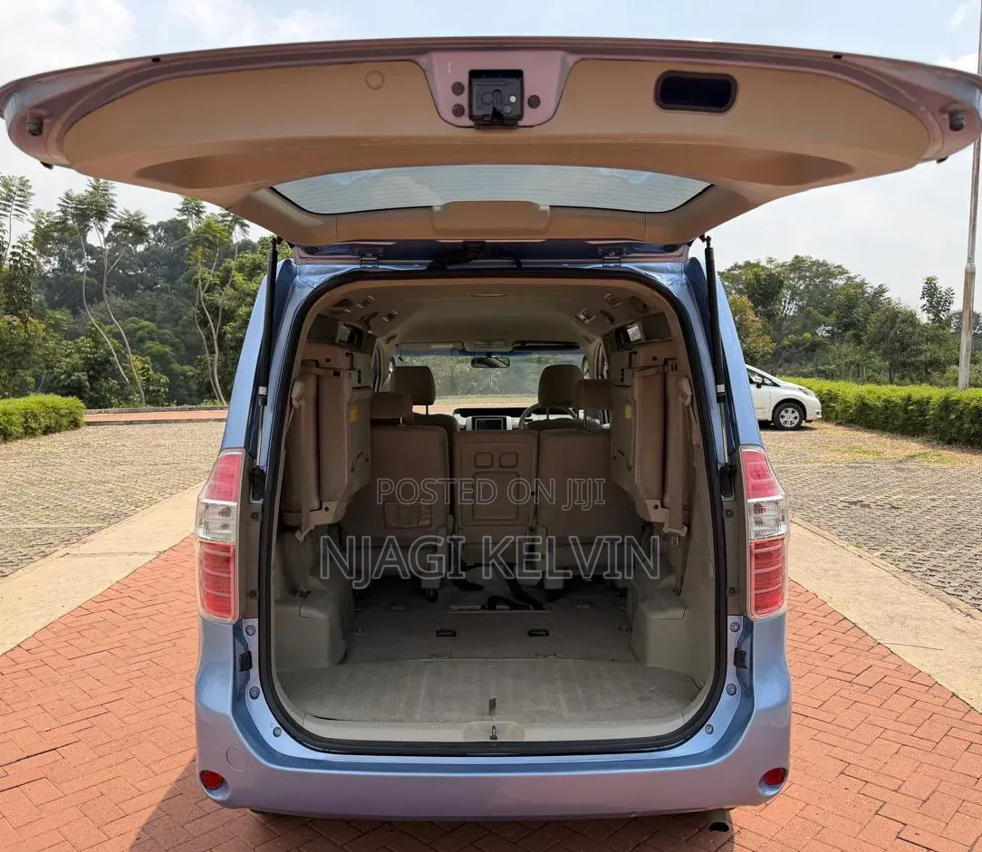 Toyota Noah 2009 Blue