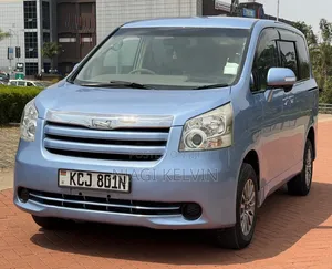 Toyota Noah 2009 Blue