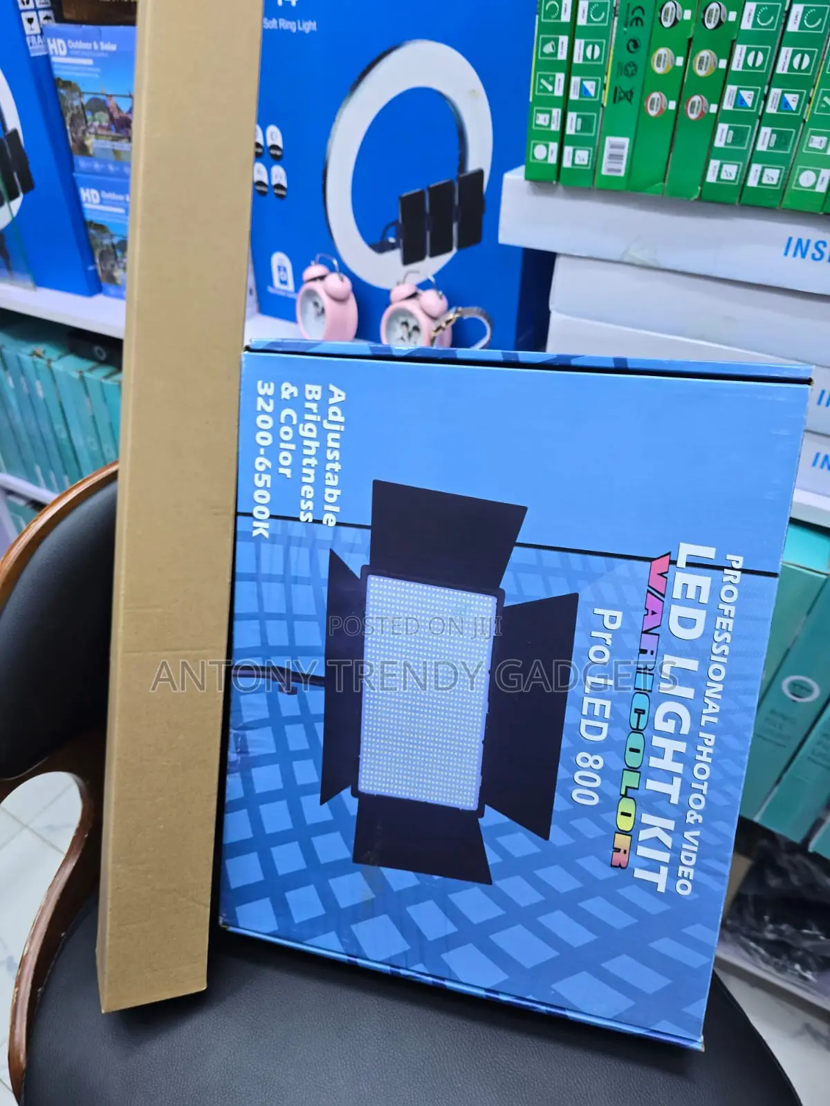 U800 LED Video Light Kit With Stand Batteries Charger