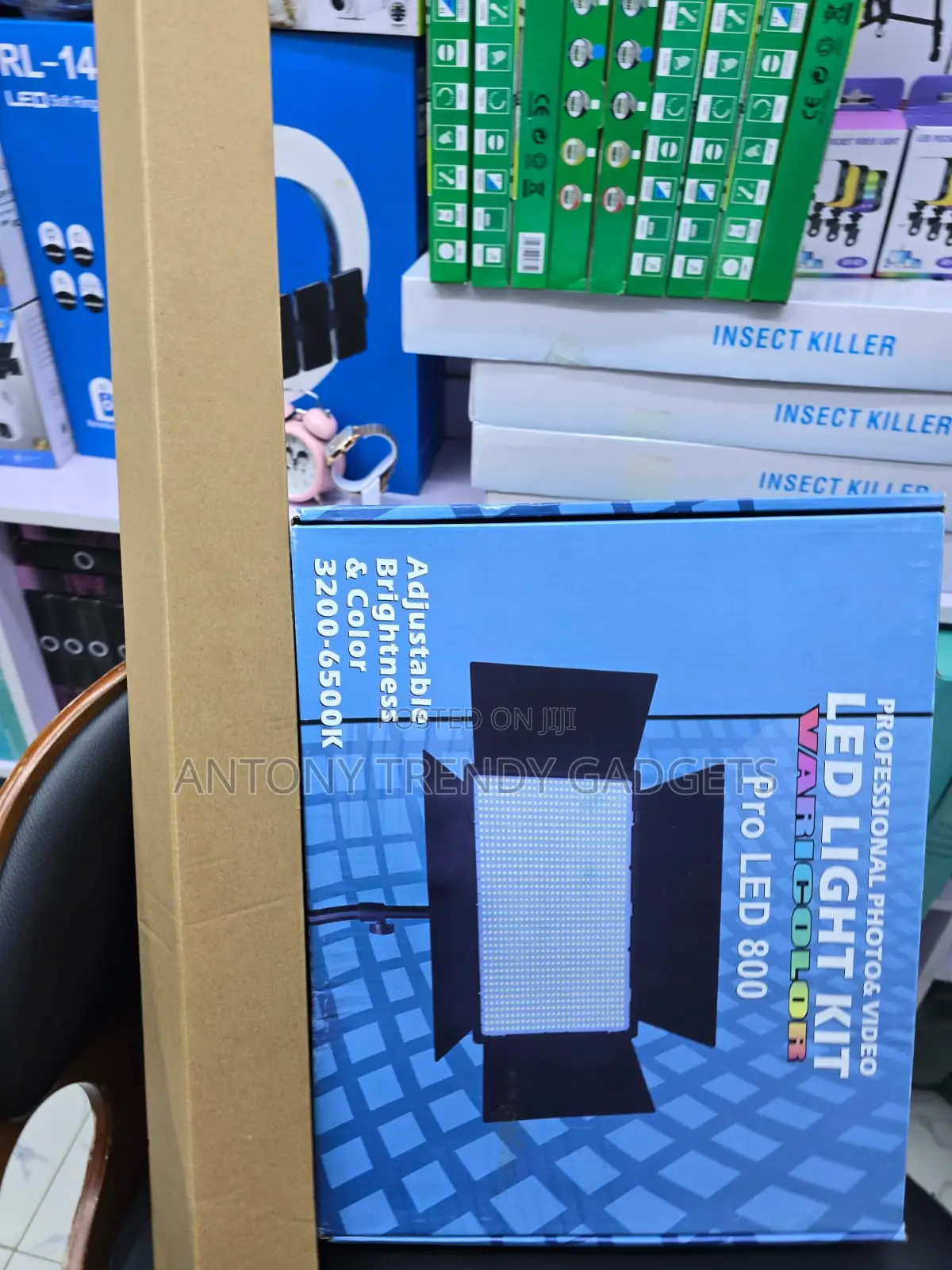 U800 LED Video Light Kit With Stand Batteries Charger