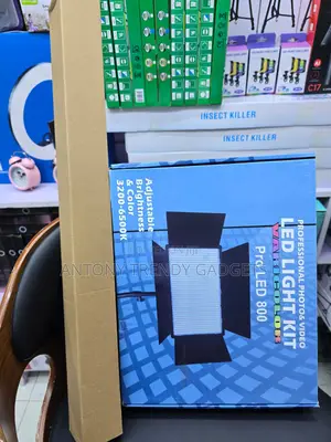 U800 Professional LED Fill Light for YouTube Studio