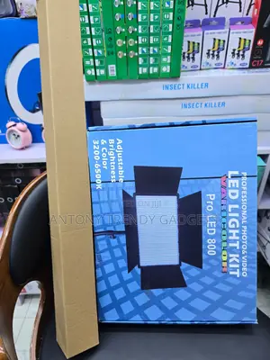 U800 Professional LED Fill Light for YouTube Studio