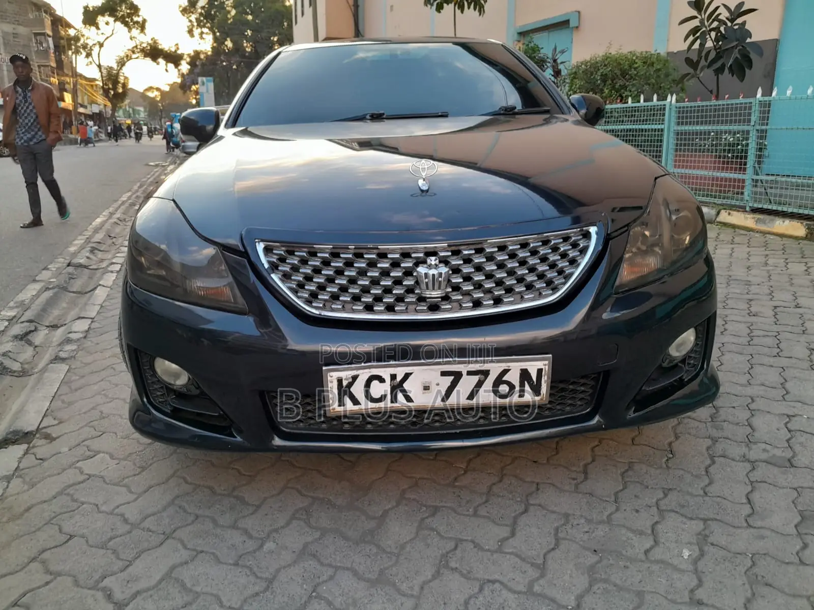 Toyota Crown 2010 Black