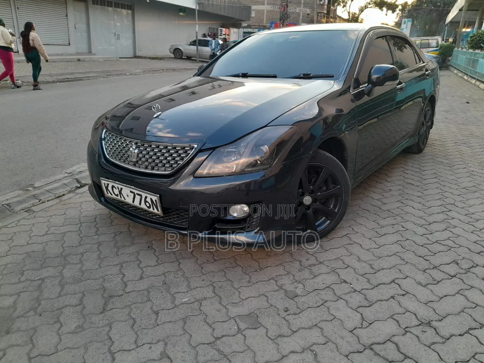 Toyota Crown 2010 Black