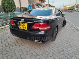Toyota Crown 2010 Black